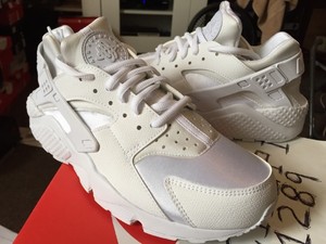 Womens Nike Huarache White Womens Nike Huarache White
