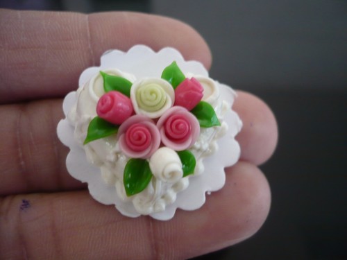 White Heart Cake Rose Top Dollhouse Miniatures Food Deco Valentine Day