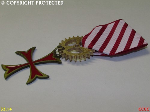 Steampunk Medal pindrape badge brooch knights templar cross star red white #SY48