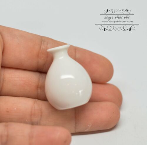 1:12 Dollhouse Miniature White Ceramic Vase// Miniature Home HMN 1436