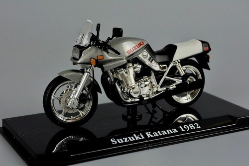 Atlas Editions Kawasaki Mach IV 1:24 Model Motorbike IXO