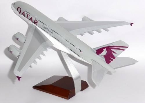 Airbus A380-800 Official Qatar Airways Pacmin Collectors Model 1:200 JG