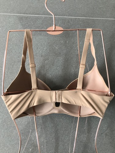 NUOVO Reggiseno WACOAL 34D nude scollato sagomato imbottito morbido reggiseno push up