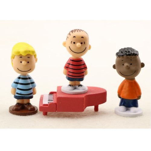 Peanuts Charlie Brown Snoopy 12 PCS PVC Action Figure Cake Topper Gift Doll Toys