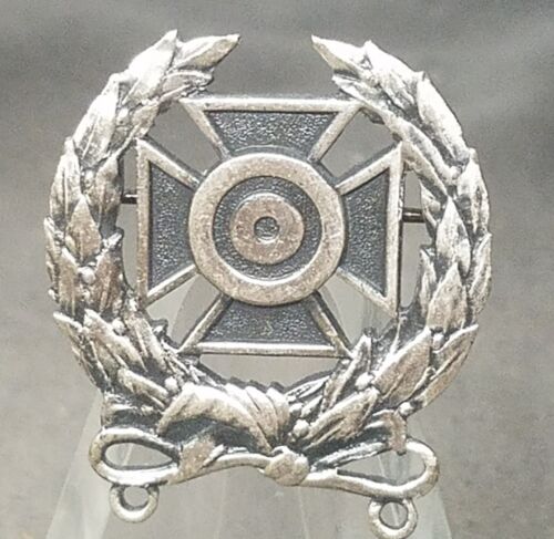 U.S Army Expert Qualification Badge pin back Sterling silver WW2 