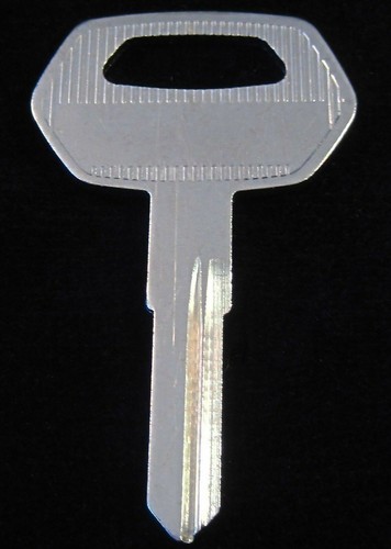 SAAB 99 1974-1980 80/'s Porsche Alarms SAAB 900 1979-1993 SAAB SAA1 KEY BLANK