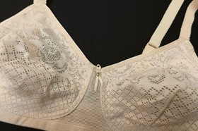New Wacoal Visual Effects Wire Free Minimizer Bra - 36C - Sand - 852210