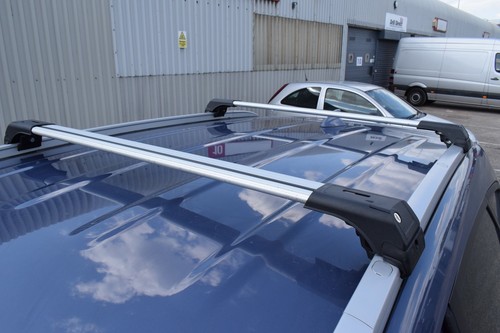 Ford Galaxy 2010-2015 barra transversal de Aluminio Bloqueable Rack 75 kg de carga Gris