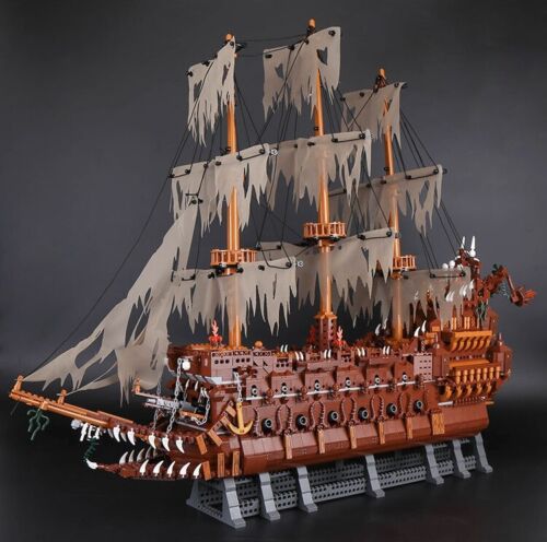 16016 MOC The Flyinged Dutchman Pirates Ship Caribbean Blocks Bricks 3652pcs 