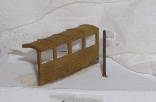P/&D Marsh N Gauge N Scale X61 Covered bus shelter Painted
