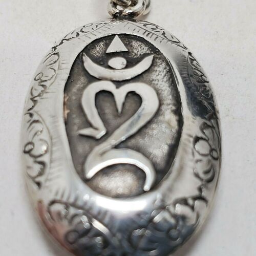 Details about   925 Sterling Silver Oval Pendant with Eastern Symbol on 18" Silver Box Chain 