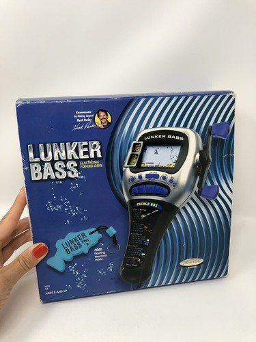 1997 Radica Lunker Bass Fishin/' Handheld Electronic Fishing Game NEW