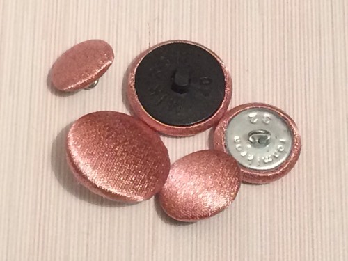 Or Rose Scintillant Satin Tissu Boutons 25 mm 16 mm petites moyennes et grandes 20 mm