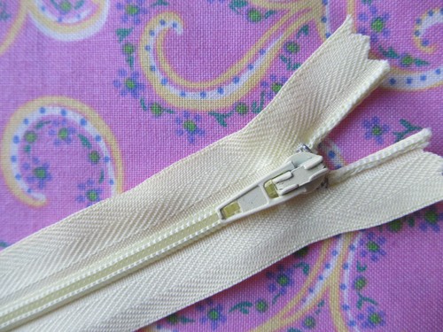 CLOSED END ZIPS 4 5 6 7 8 10in 10-25cm BIG DISCOUNTS 90p each for 4 or more