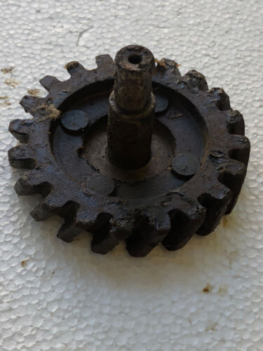 1941-1947 Ford G Series 6-Cyl Oil Pump Drive Gear and Shaft GTB WWII N.O.S 