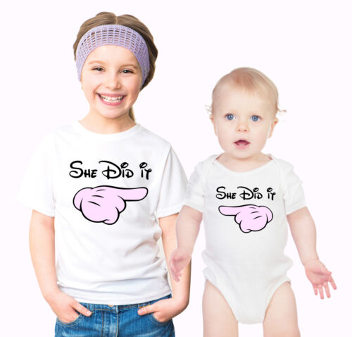 Elle a fait ça grande soeur et petite soeur bébé body bébé grandir et t-shirt ensemble.