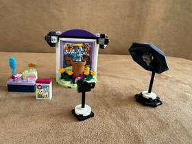 41305 LEGO Complete FRIENDS: Emma's Photo Studio instructions minifigure
