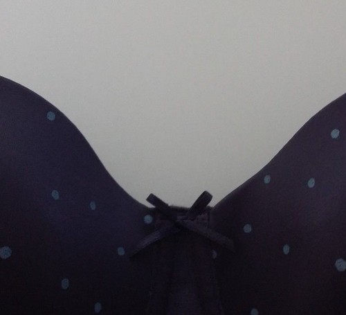 70C neu OVP 70D lt Etikett bzw Triumph Bügel BH Lovely Dots dunkelblau Gr