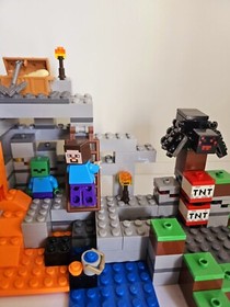 LEGO Minecraft 21113 The Cave - Complete with Minifigures