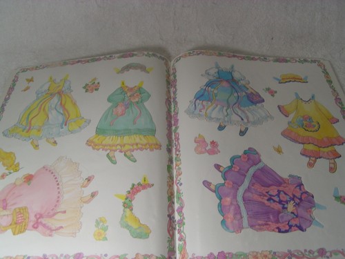 1987 LADY LOVELY LOCKS /& THE PIXIETAILS PAPER DOLL BOOK #1540-1