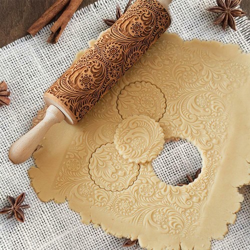 Christmas Wooden Embossing Rolling Pin Baking Cookies Dough Cake Engraved Ro #S5
