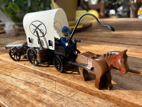 LEGO Set Ref 6716 - Western - 1996 Weapons Wagon - 100% Complete - New Condition!