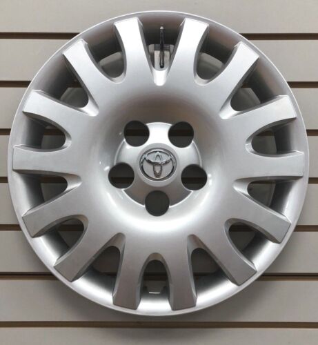 NEW 2002-2006 Toyota CAMRY 16 Silver Hubcap Wheelcover Factory Original