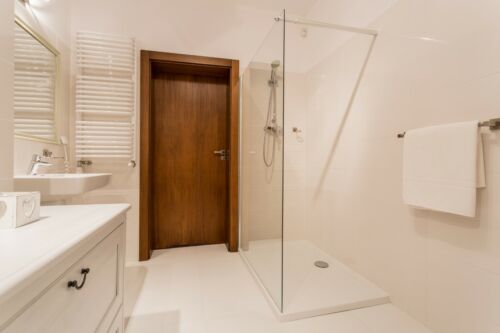 12  lfm geprägte Antirutsch Streifen Badezimmer Dusche Bad Wanne Fliesen Schutz 