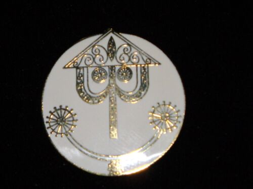 2000 DISNEYLAND IT'S A SMALL WORLD CLOCK FACE CAST RECOGNITION AWARD DISNEY PIN 