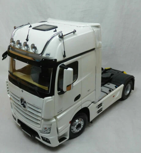 Modellini statici camion scala 1:18