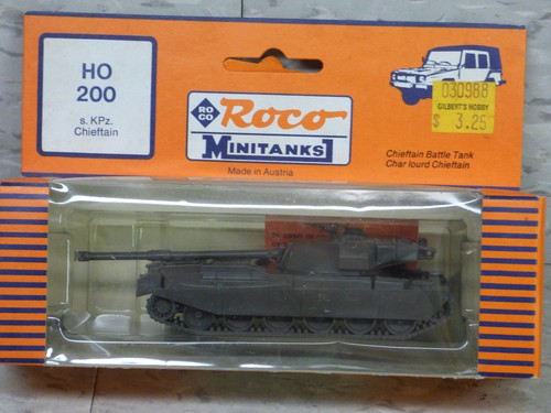 New British Chieftain Medium Battle Tank Lot 154K Herpa Roco Minitanks