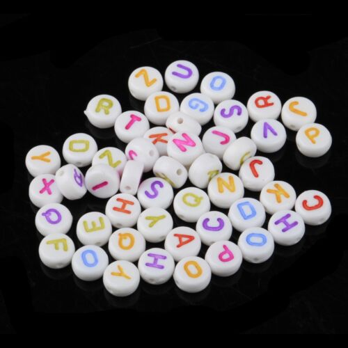 50 Buchstaben Perlen 7mm Fädelloch 4mm Würfel Beads weiß Alphabet Mix