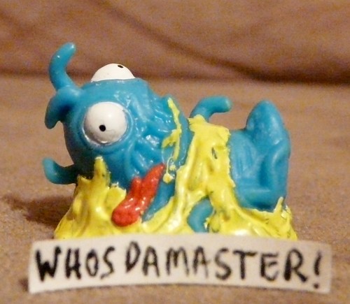 The Trash Pack Series 5 #768 SQUASHED ROACH Blue Yellow Mini Figure Mint OOP