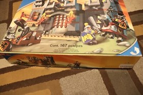 LEGO Duplo 4777 Knights' Castle New in *Damaged/Open* Box, New Contents/Pieces
