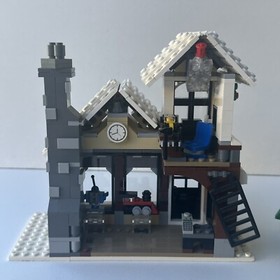 LEGO Creator Expert Winter Toy Shop 10199 In 2009 Used Retired Incomplete Parts