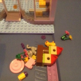 Lego Friends 41007 Heartlake Pet Salon - Retired read