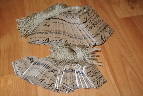 LOT 200 100 LARGE 100 SMALL Scalloped PARIS Print Paper Price Tags with String