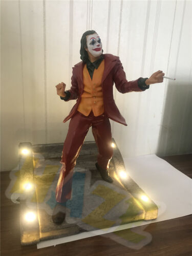 2019 Joker Joaquin Phoenix Authur Fleck Harz Figur Modell mit LED-Licht