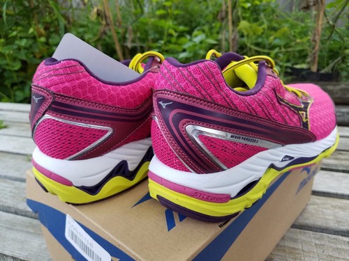 $135 Mizuno Women/'s Wave Paradox 2 Running Shoe Fuchsia Pink //Shadow Purple