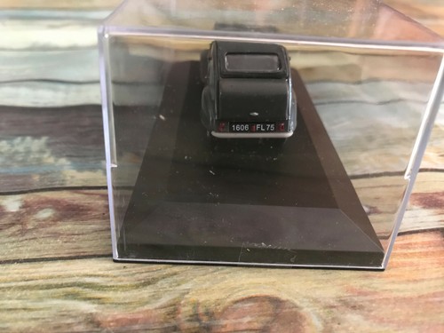 Voiture miniature Citroen 2CV 2 CV Norev Malle Bombée au 1//43