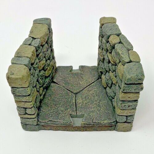 Dwarven Forge Master Maze Painted Resin Narrow to Wide Passageway