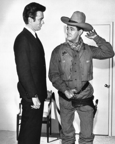 ZY-119 ALAN YOUNG & GUEST STAR CLINT EASTWOOD "MISTER ED" 8X10 PUBLICITY PHOTO 