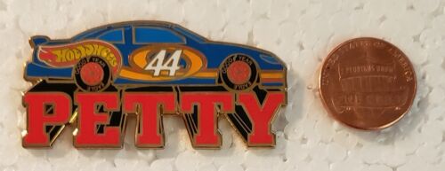 Hot Wheels KYLE PETTY #44 NASCAR Lapel Pin