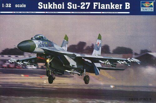 Sukhoi SU-27 Flanker B Fighter 1:32 Plastic Model Kit TRUMPETER 