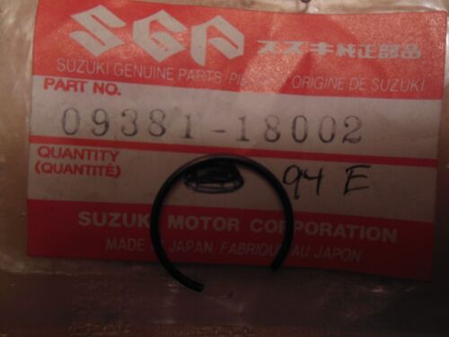 #CG NOS Suzuki crank piston wrist pin  circlip gt 750 water buffalo 09381-18002 