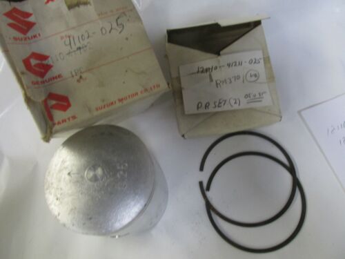 GENUINE NOS RM370 Piston and Ring set  1st over .25 1977