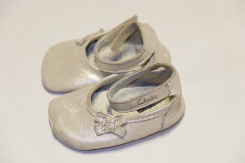 6-9 months RRP £22 3-6 Clarks Baby girl cute gold leather first pram shoes 0-3