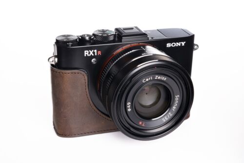 Caso de cámara de Cuero Genuino Real Medio Bolso Cubierta Para Sony RX1R M2 Marrón Oscuro II 