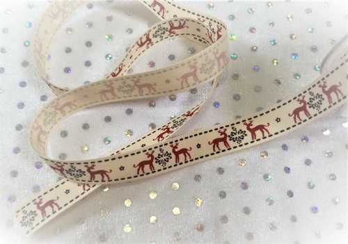 Berisfords Deer /& Santas Sleigh Festive rubans-Divers Designs 15 mm /& 25 mm