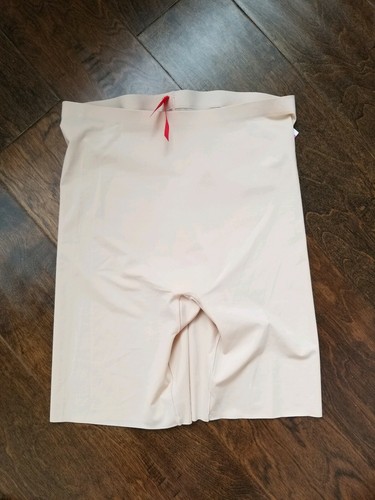 New SPANX 10005R Beige Thinstincts Mid Thigh Short size L